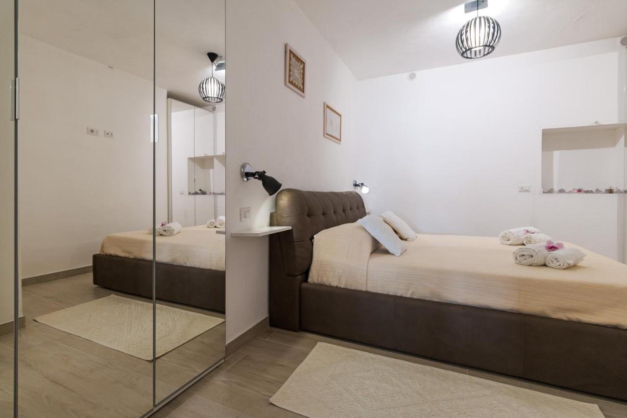 Purple Flower Suite Apartment Cala Gonone Kültér fotó