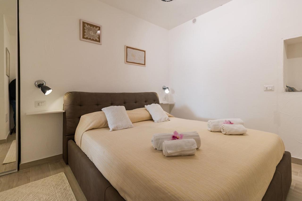 Purple Flower Suite Apartment Cala Gonone Kültér fotó