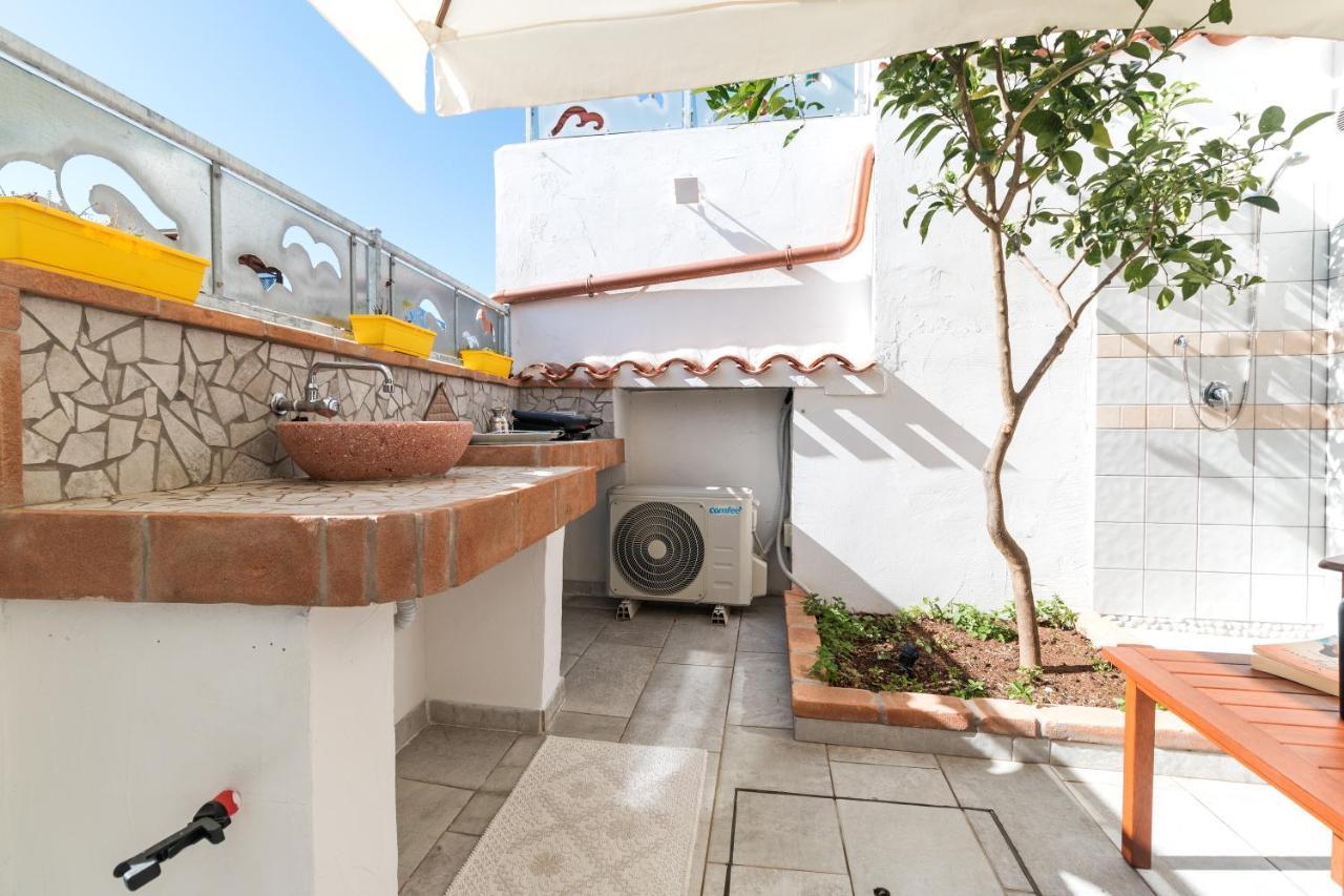 Purple Flower Suite Apartment Cala Gonone Kültér fotó