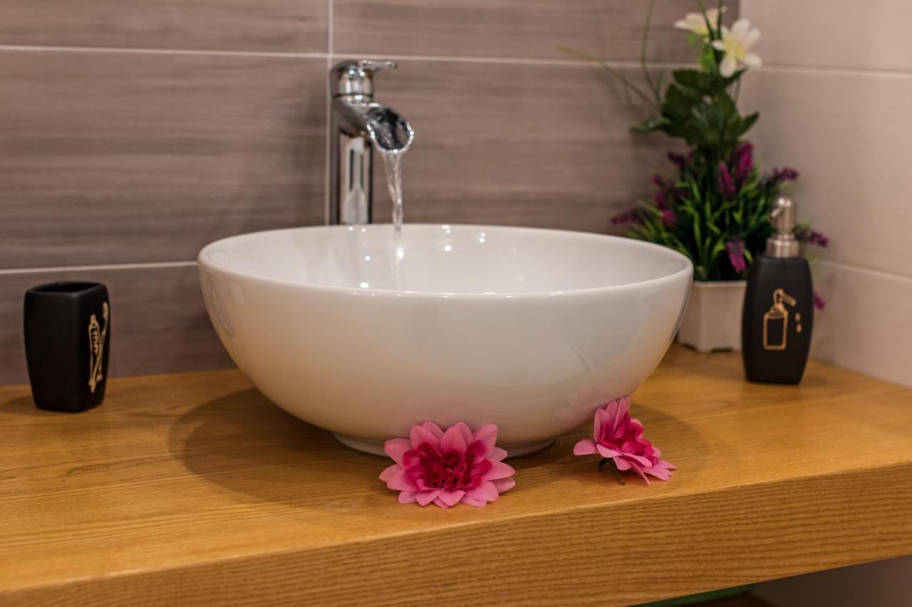 Purple Flower Suite Apartment Cala Gonone Kültér fotó