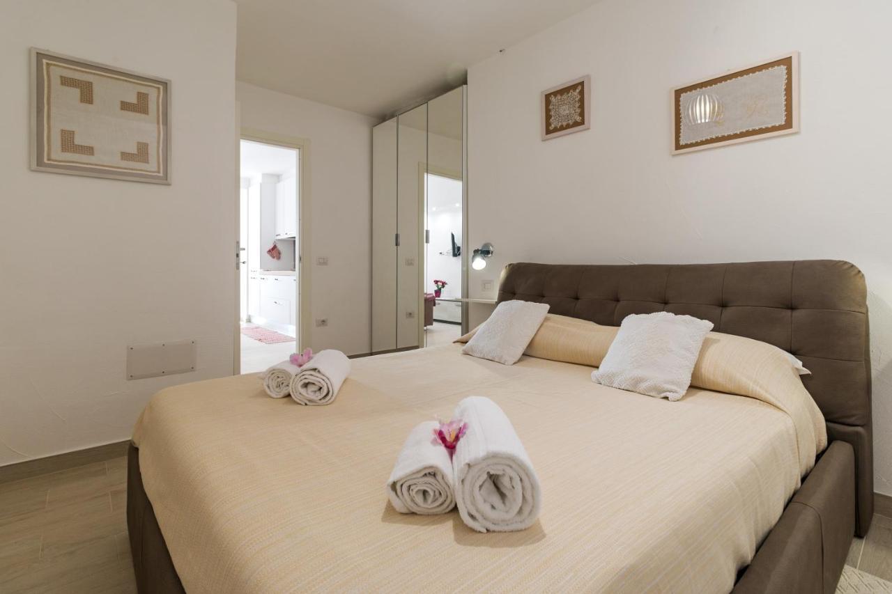 Purple Flower Suite Apartment Cala Gonone Kültér fotó