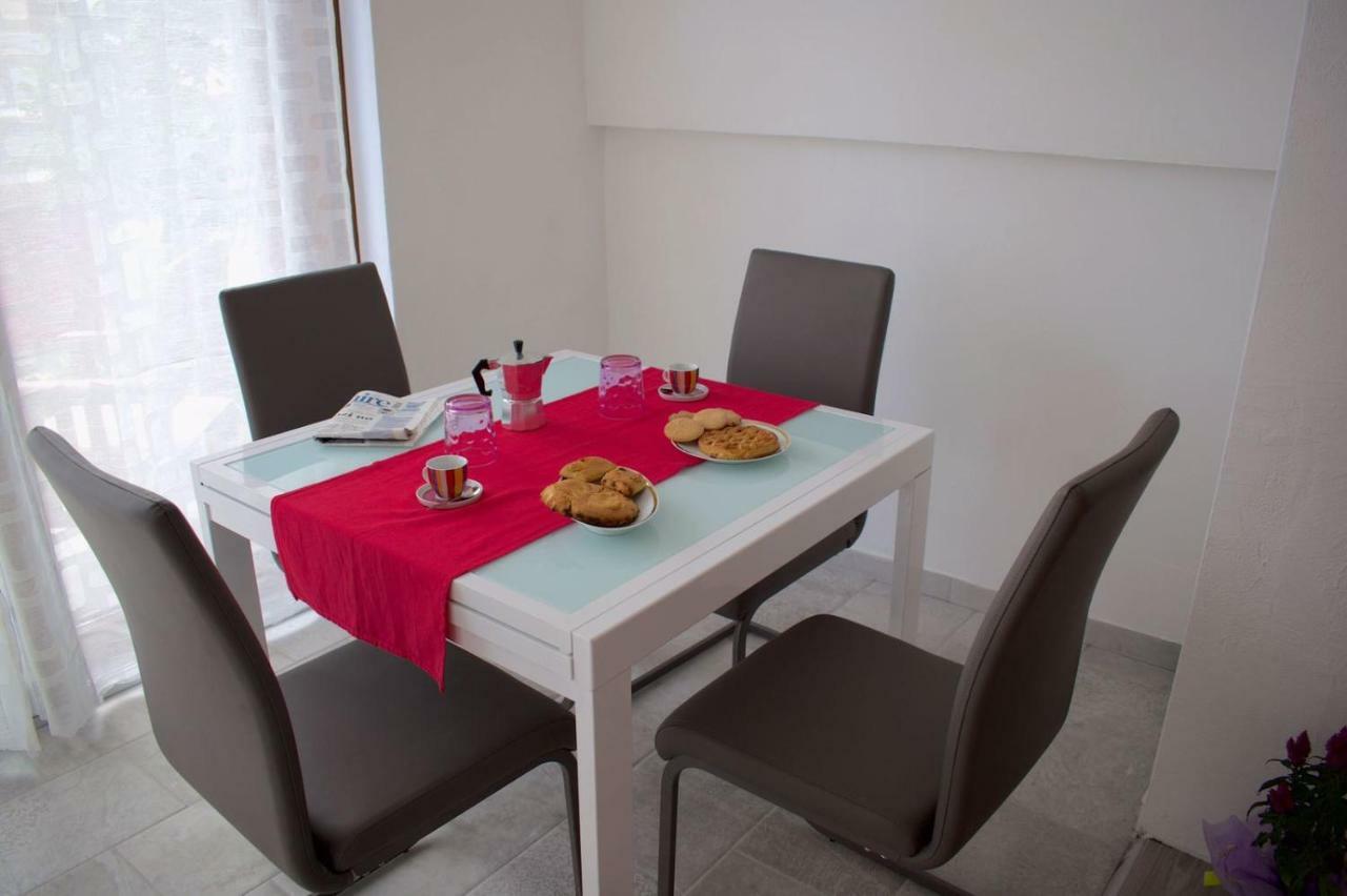 Purple Flower Suite Apartment Cala Gonone Kültér fotó