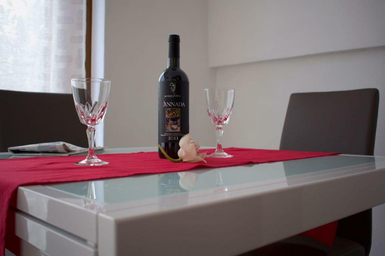 Purple Flower Suite Apartment Cala Gonone Kültér fotó